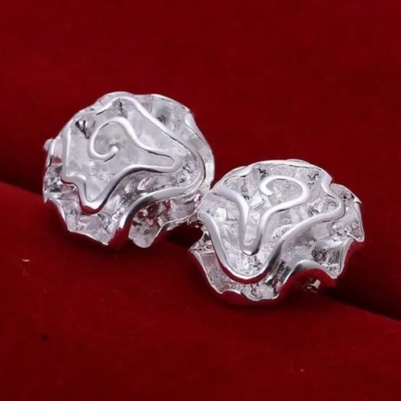 Floral Earrings - Picture 2 of 5